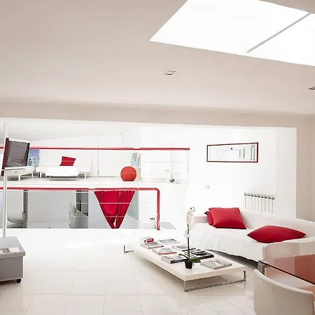 Vatican Modern Designer Loft Daire Roma